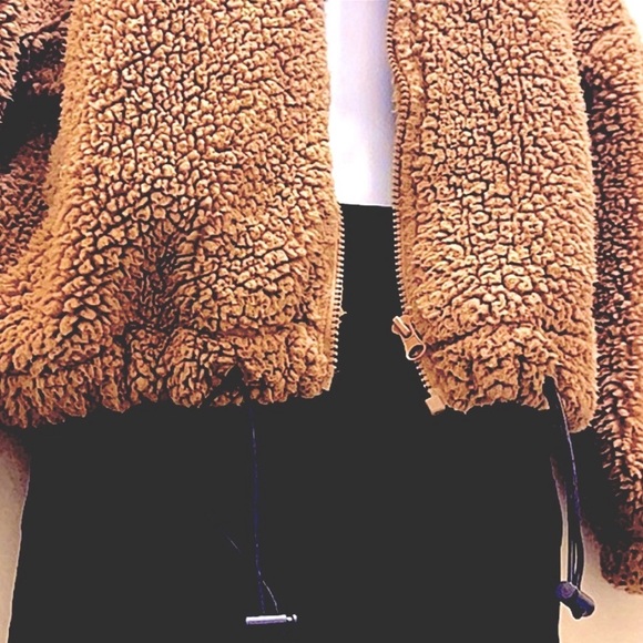 🍒BOGO🍒 Classic Cozy Teddy Bear Sherpa Full Zipper, Deep Pockets & Toggle straps - Picture 11 of 11